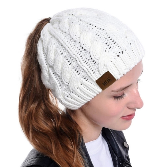 New ponytail beanie - Picture 5 of 8